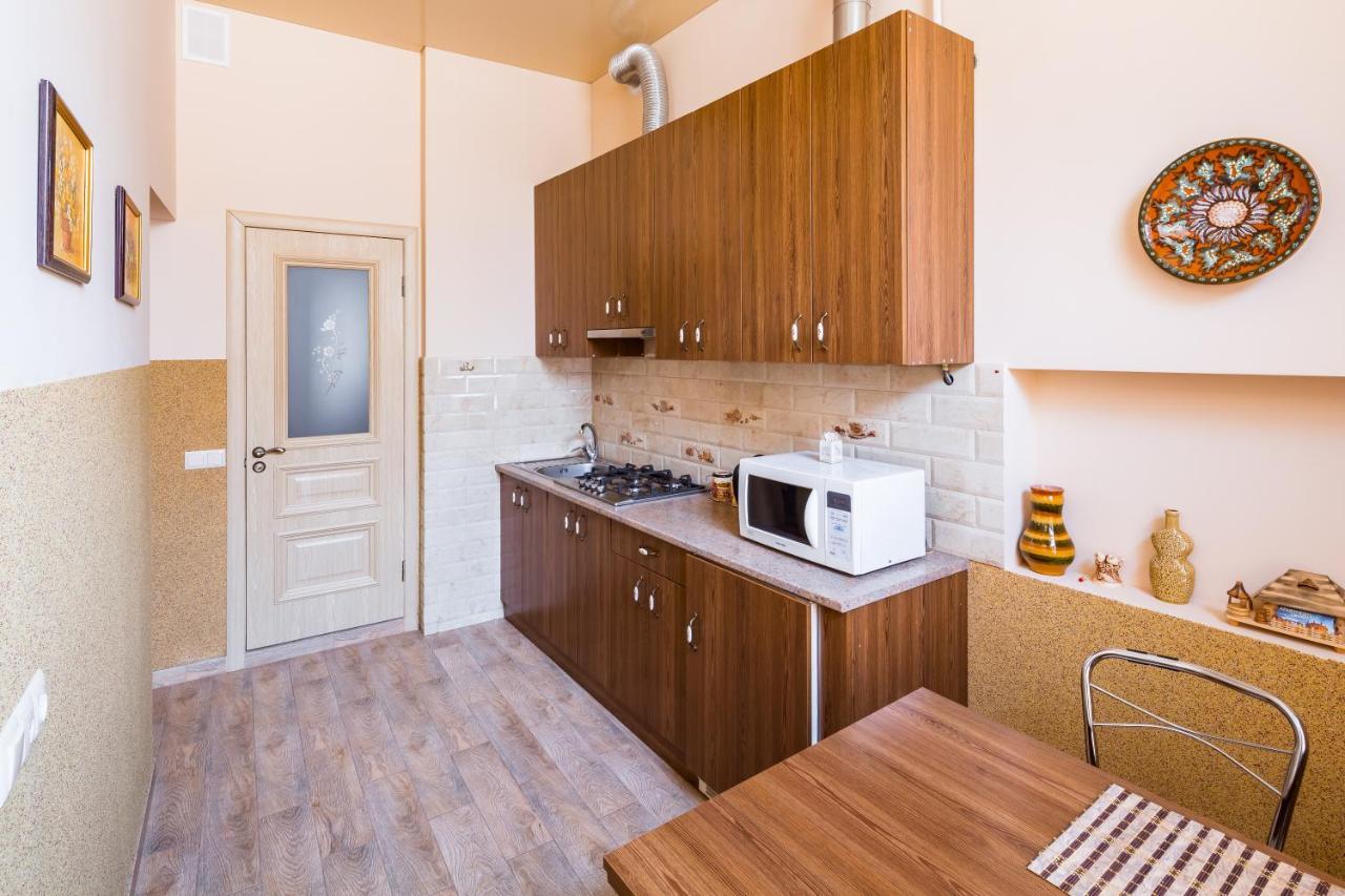 Apartment On Lesya Kurbasa 7 Lviv Exterior photo